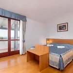 Seaview Apartament *